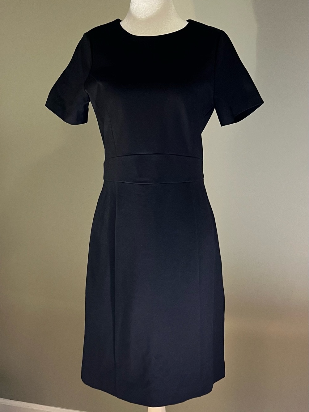 Amanda‎ & Chelsea Black Short-Sleeve Midi Sheath Dress